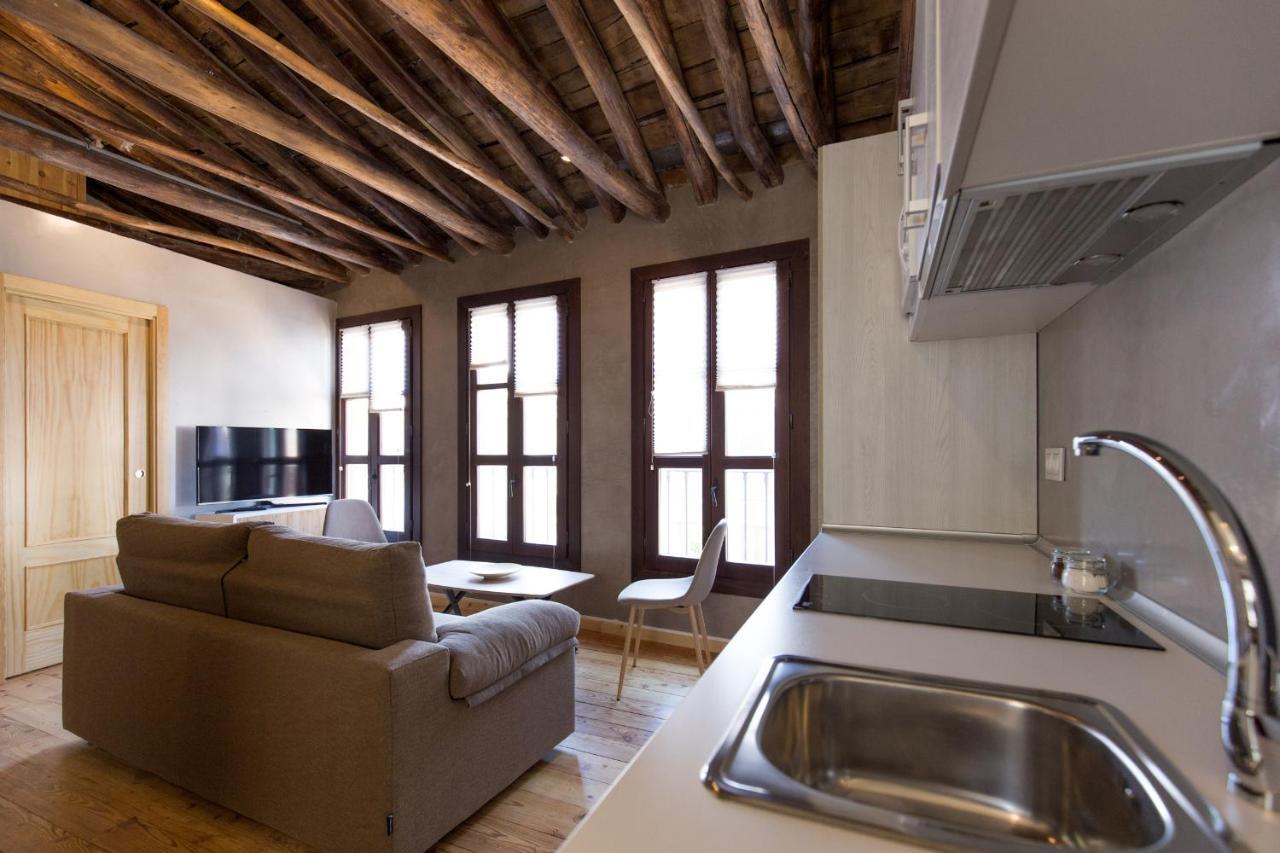 Los Lobos Suites Apartamentos Granada Luaran gambar