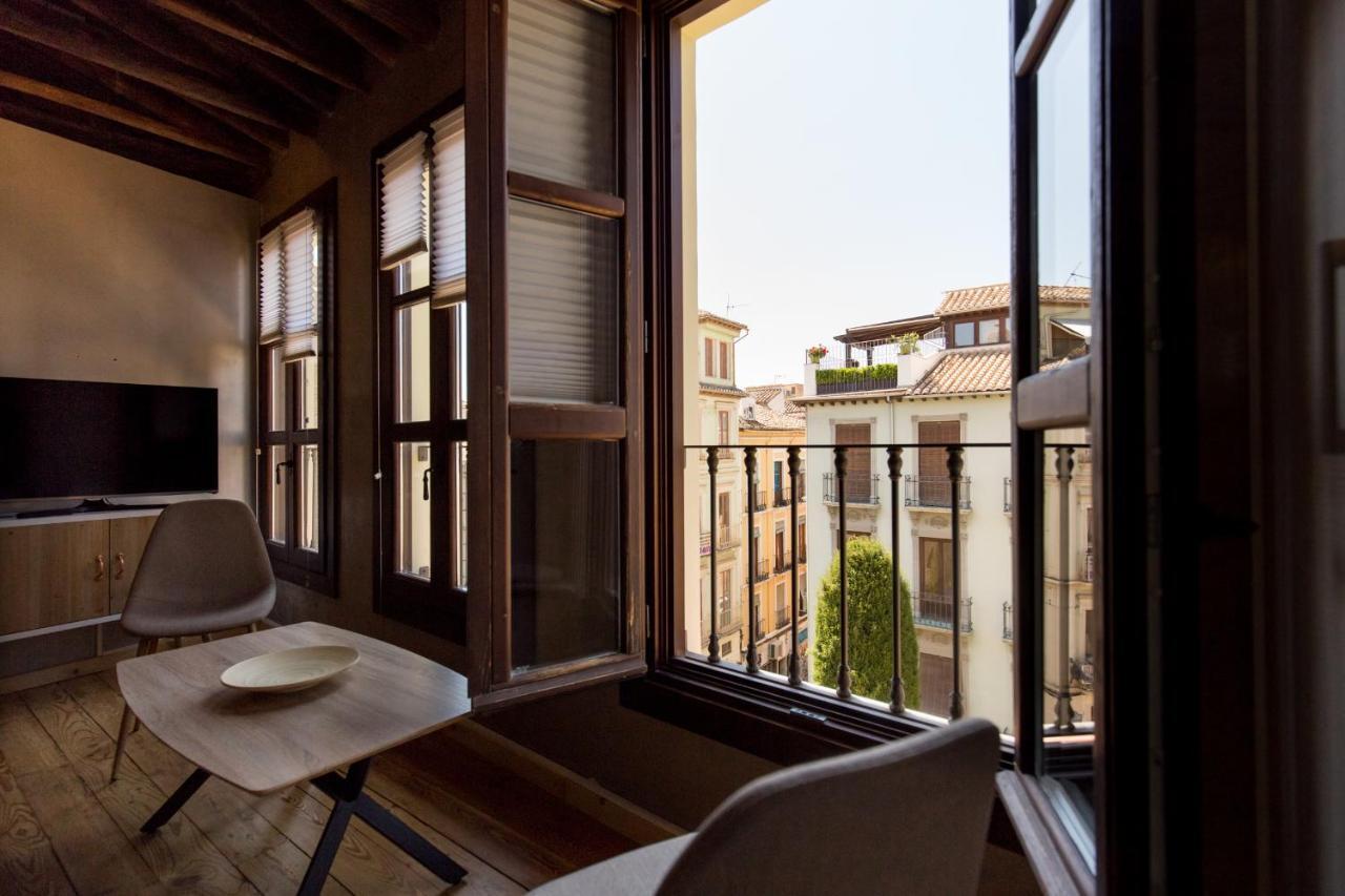 Los Lobos Suites Apartamentos Granada Luaran gambar